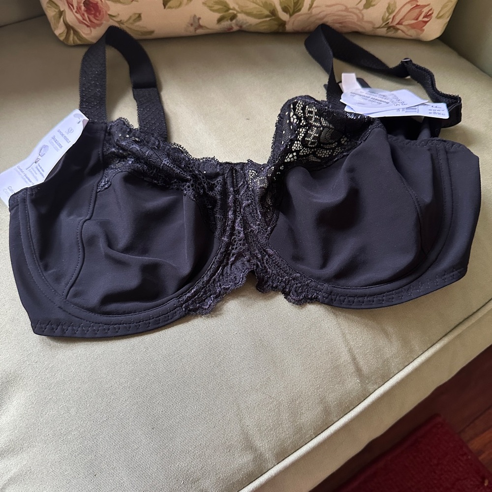 Brand new Simone Perele Black Lace 36F